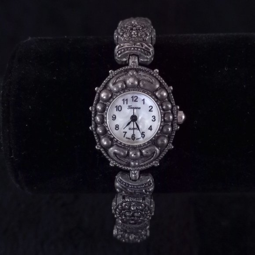 Geneva‎ Elite Granulated Metal Wrist Watch Bezel Design  #1111